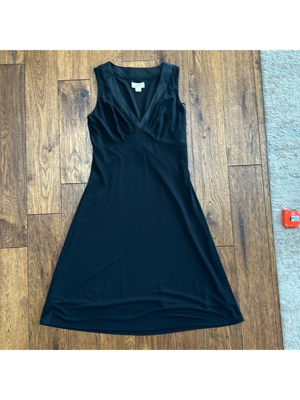 LOFT: Black V-Neck Midi Dress: Size 4 - Picture 2 of 9